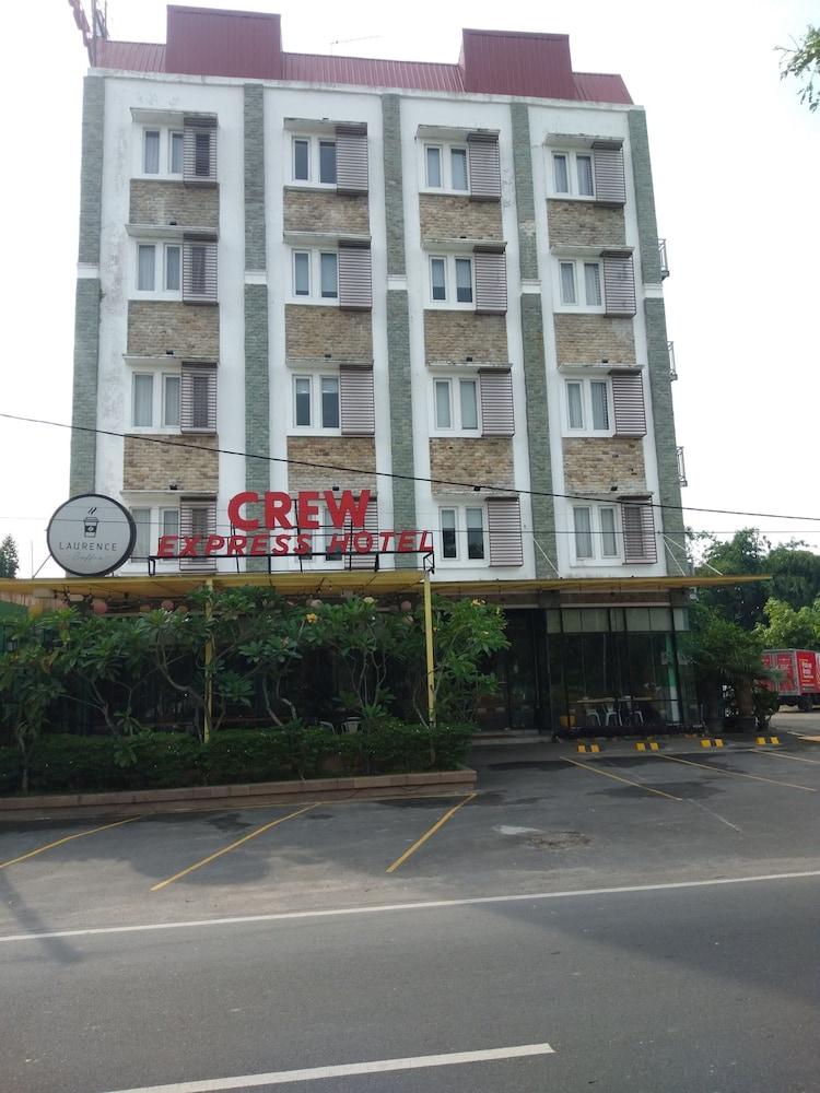 Crew Express Hotel Lubukpakam Extérieur photo